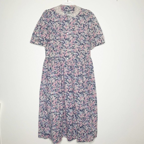Laura Ashley Dresses & Skirts - LAURA ASHLEY Vintage Floral Short Sleeve Cottage Dress size 14